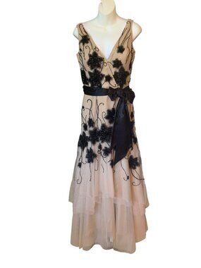Cassandra Stone Black & Nude Beaded Gown V-Neck Sleeveless Size 6 Formal Tiered